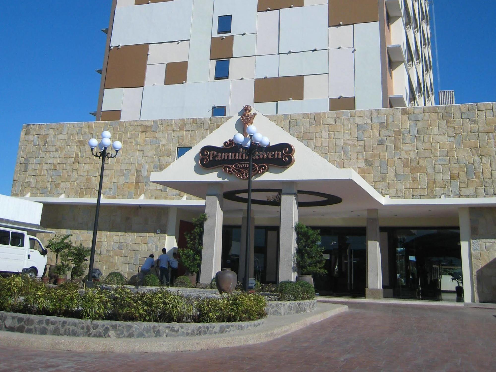 Pamulinawen Hotel Laoag Exterior photo