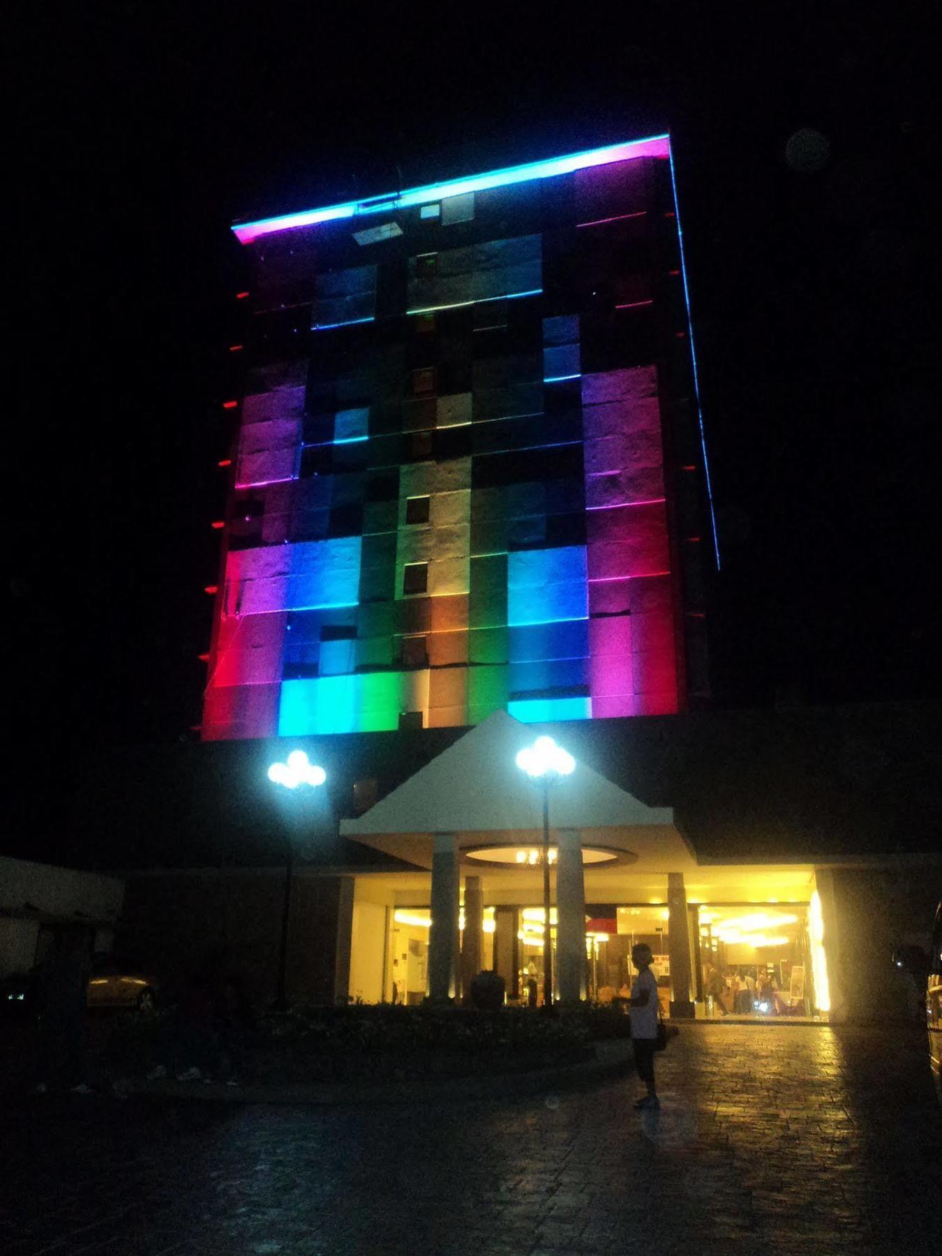 Pamulinawen Hotel Laoag Exterior photo