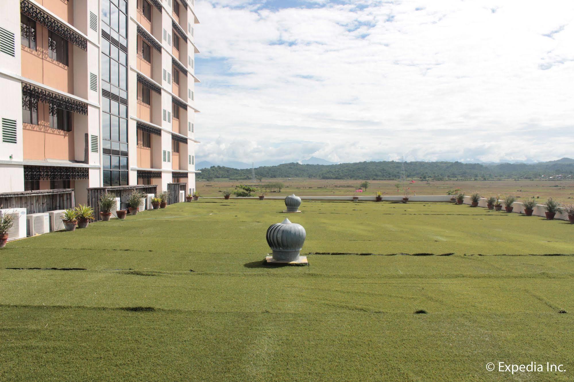 Pamulinawen Hotel Laoag Exterior photo