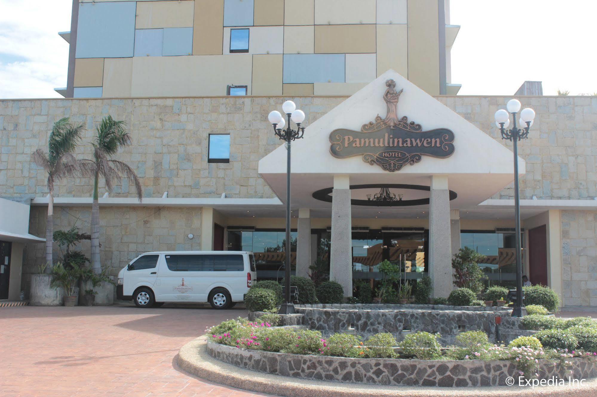 Pamulinawen Hotel Laoag Exterior photo